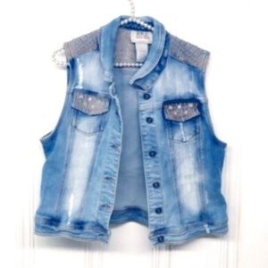 BKE Distressed Embroidered Denim Vest Size Large